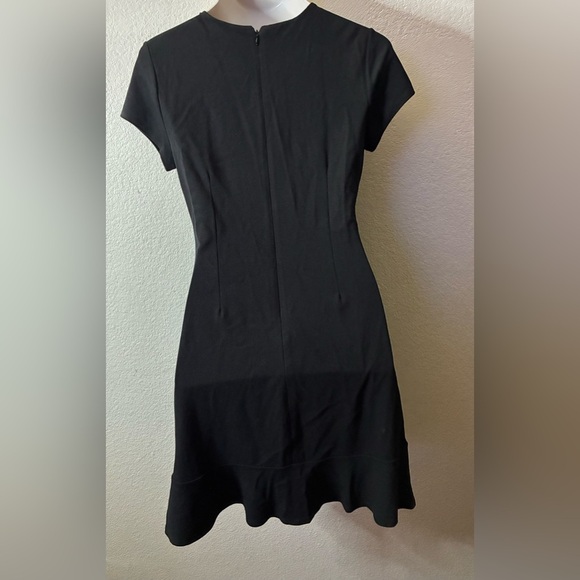 🆕LOFT Black Sheath Ruched Flounce Crew Neck Short Sleeve Mini Dress 10🆕 - Picture 4 of 14